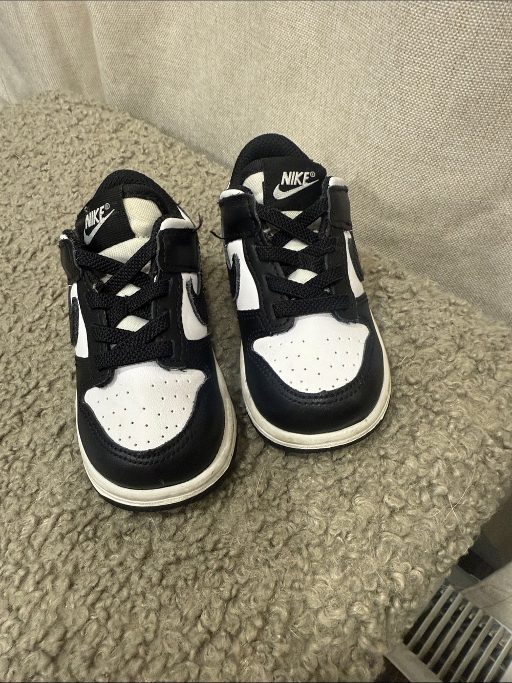 Nike Kids Black and White Low-Top Sneakers with Velcro Strap
